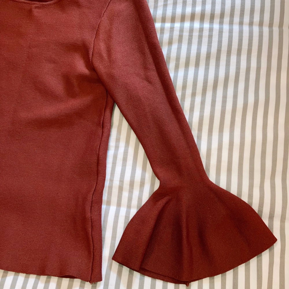 ✨3/15 Olivaceous Burnt Orange Bell Sleeve Top - Picture 4 of 7